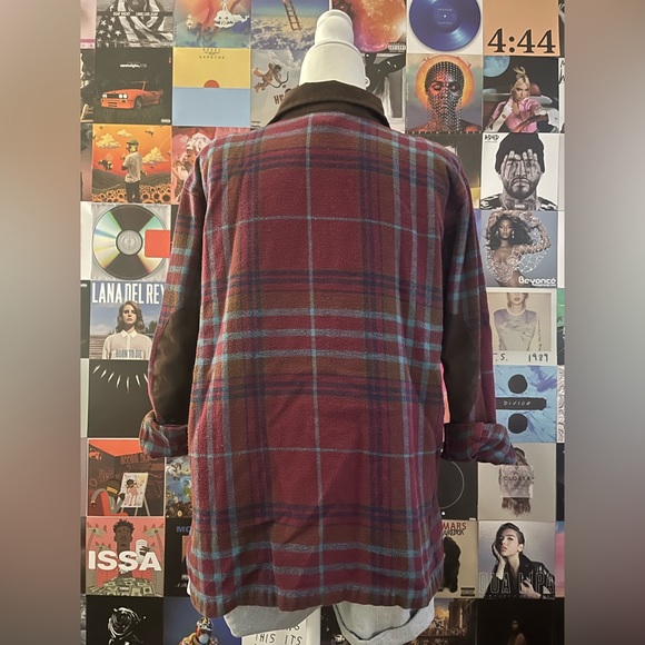 Classic Plaid Flannel Button Up Shirt 🐻🤍 - Picture 3 of 3